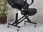 Abgewertet Aufrechter Stuhl | Das Arklight-Schwarz